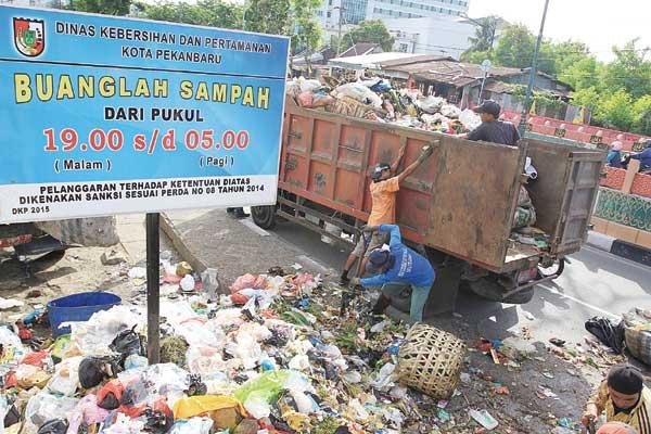 2025-05-09-4764Sampah lagi.jpg